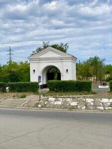 Yamyshevskie vorota (Abaya street, 111А), landmark, attraction