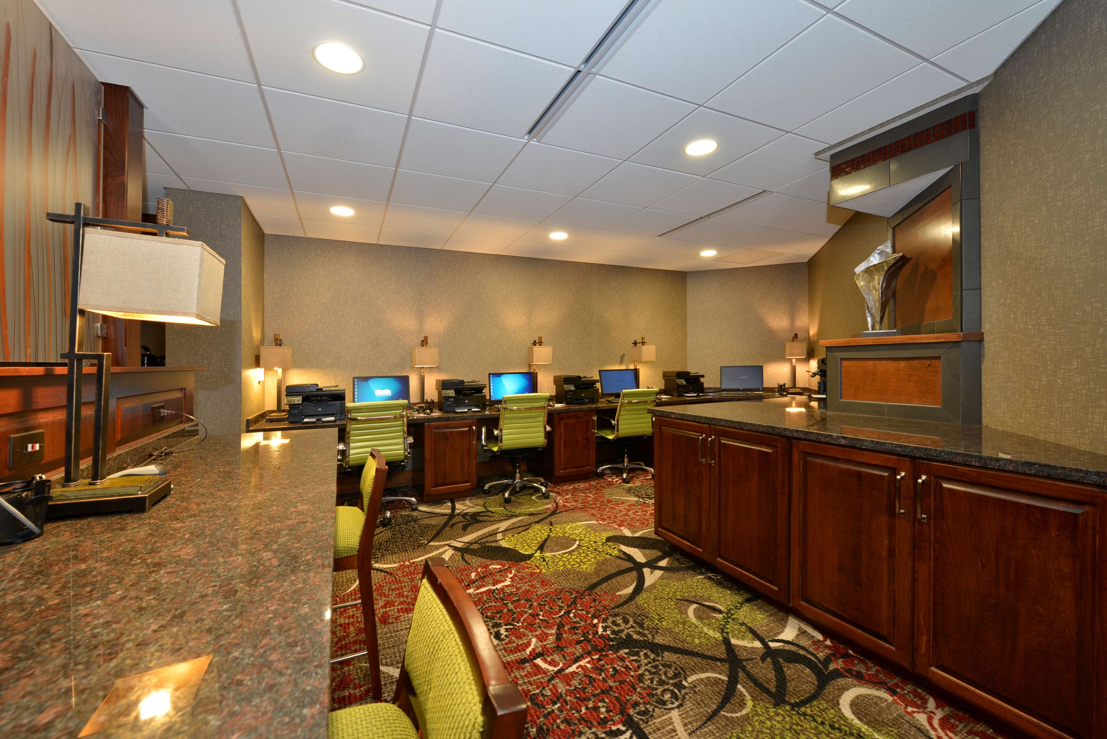 Фото Best Western Premier Waterfront Hotel & Convention Center