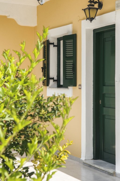 Фото Potamos Apartments