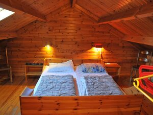 Cosy Chalet With Large Garden and Playground, Located at the Edge of the Forest