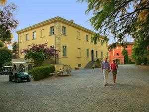 Borgo Di Colleoli Resort