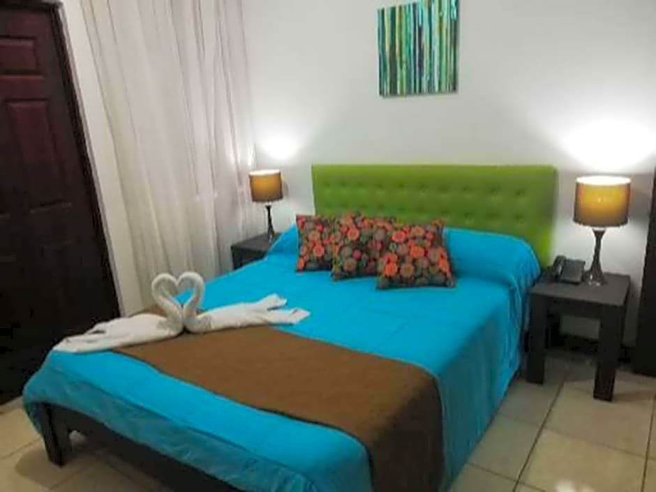 Фото Cocoon Hotel