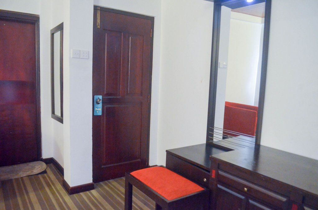 Фото Yoho Ashley