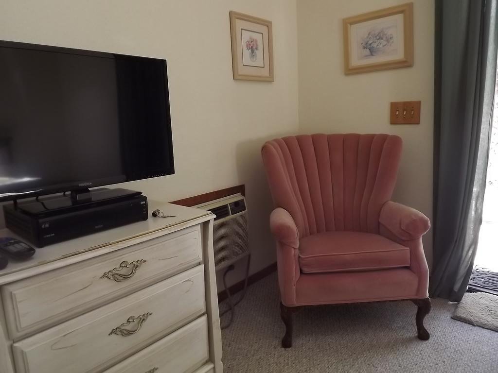 Фото Backyard Garden Oasis