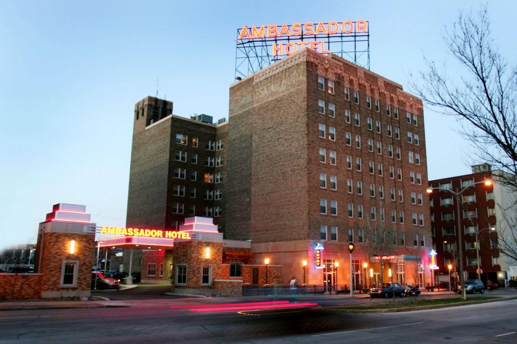 Фото Ambassador Hotel - Milwaukee