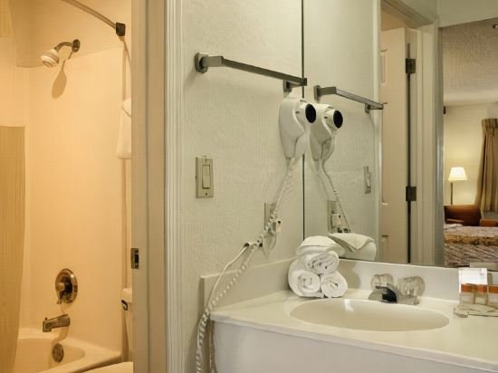 Фото Days Inn by Wyndham Kingman West