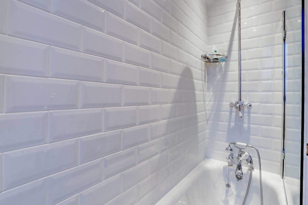 Фото Fulham Large 1 bed Flat in Charming Building