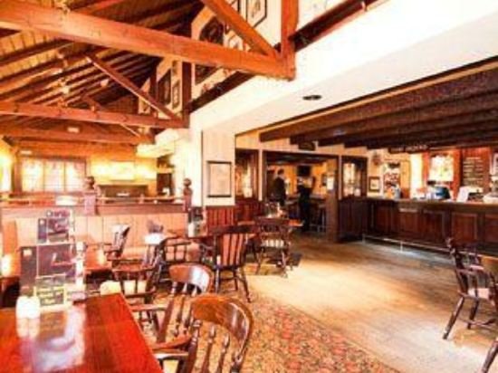 Фото Crofters Hotel