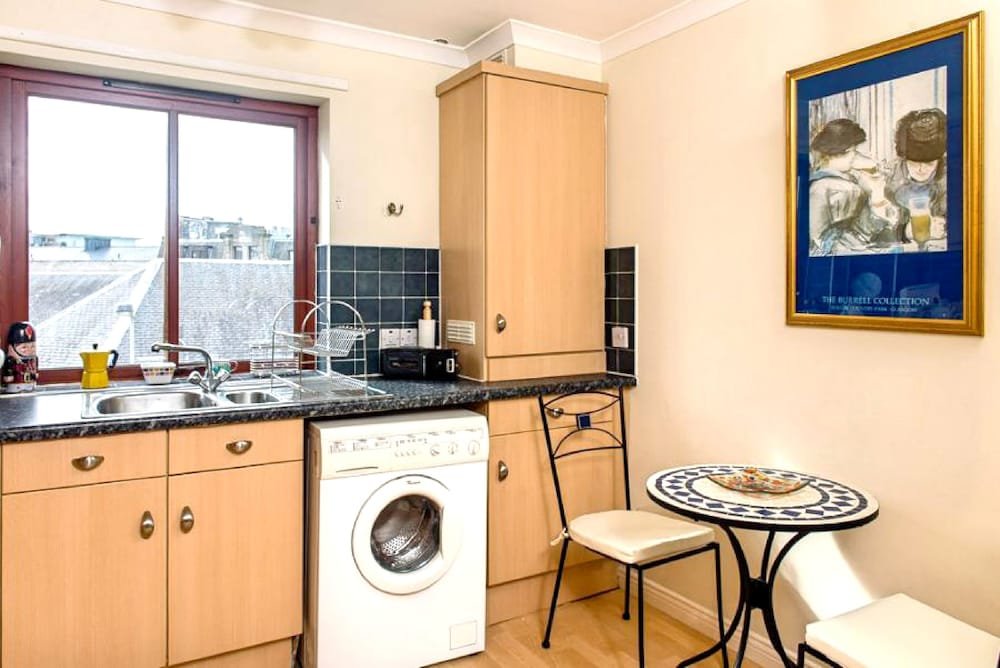 Фото Charming Old Town Apartment