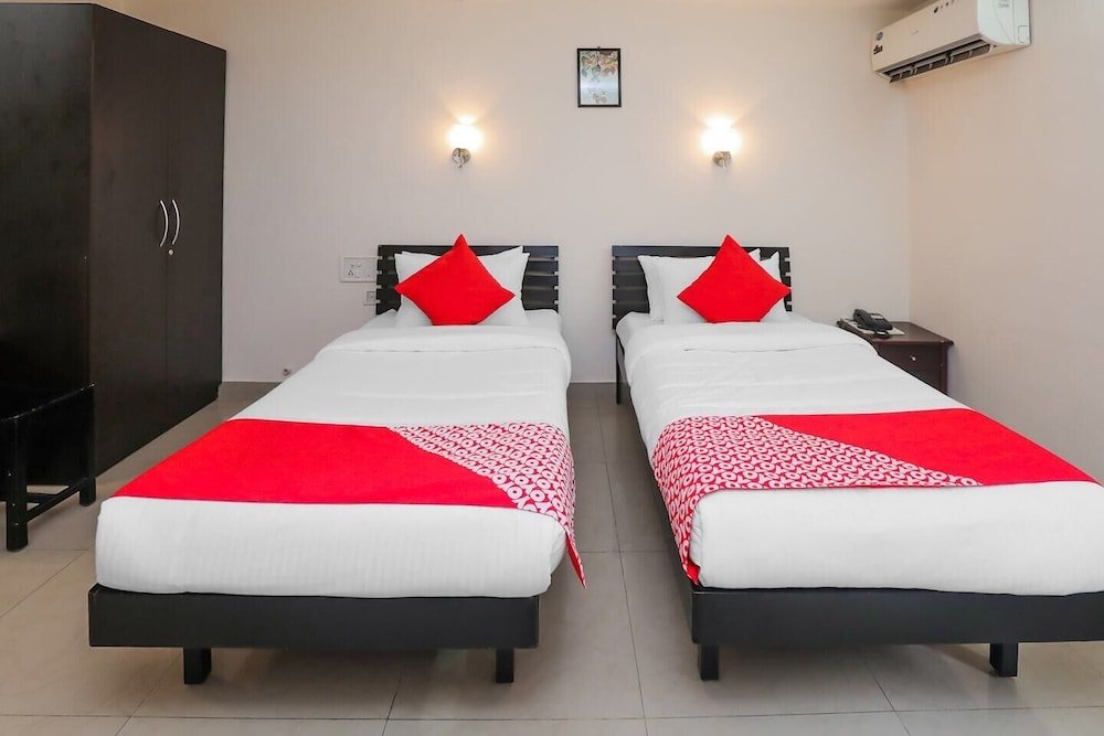 Фото Srinivas Saffron Hotel