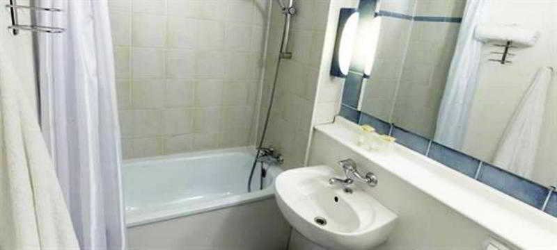 Фото Campanile Cergy Saint Christophe