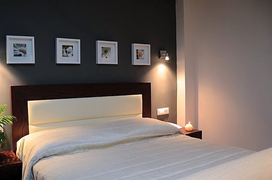 Фото Amphitryon Boutique Hotel