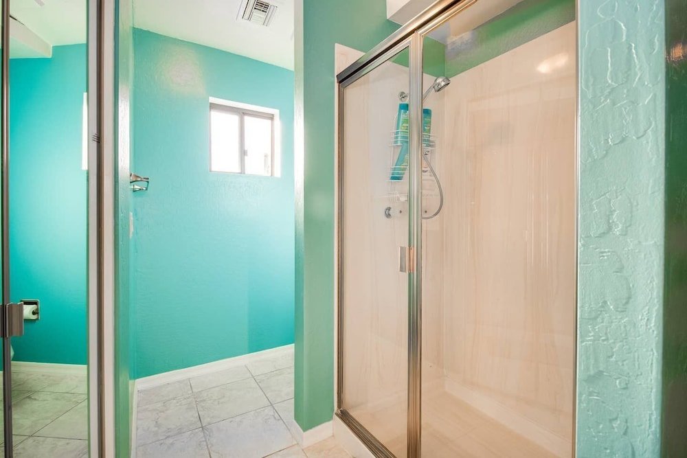 Фото North Phoenix 6 Bedroom With Guest House & Pool!