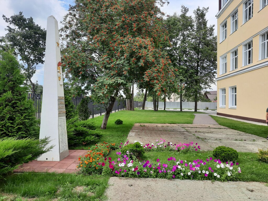 Monument, memorial Обелиск выпускникам школы № 46, погибшим в годы Великой Отечественной войны, Tula, photo