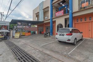 Гостиница RedDoorz Syariah near Terminal Batu Ampar 2