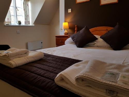 Фото The Old George Inn