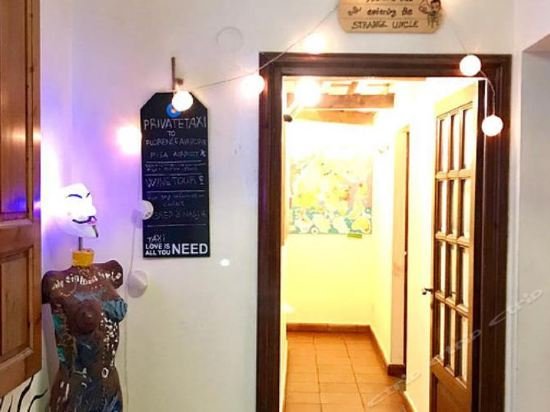 Фото Strange Uncle B&b