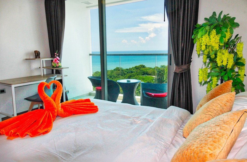 Фото The Peak Towers Pattaya