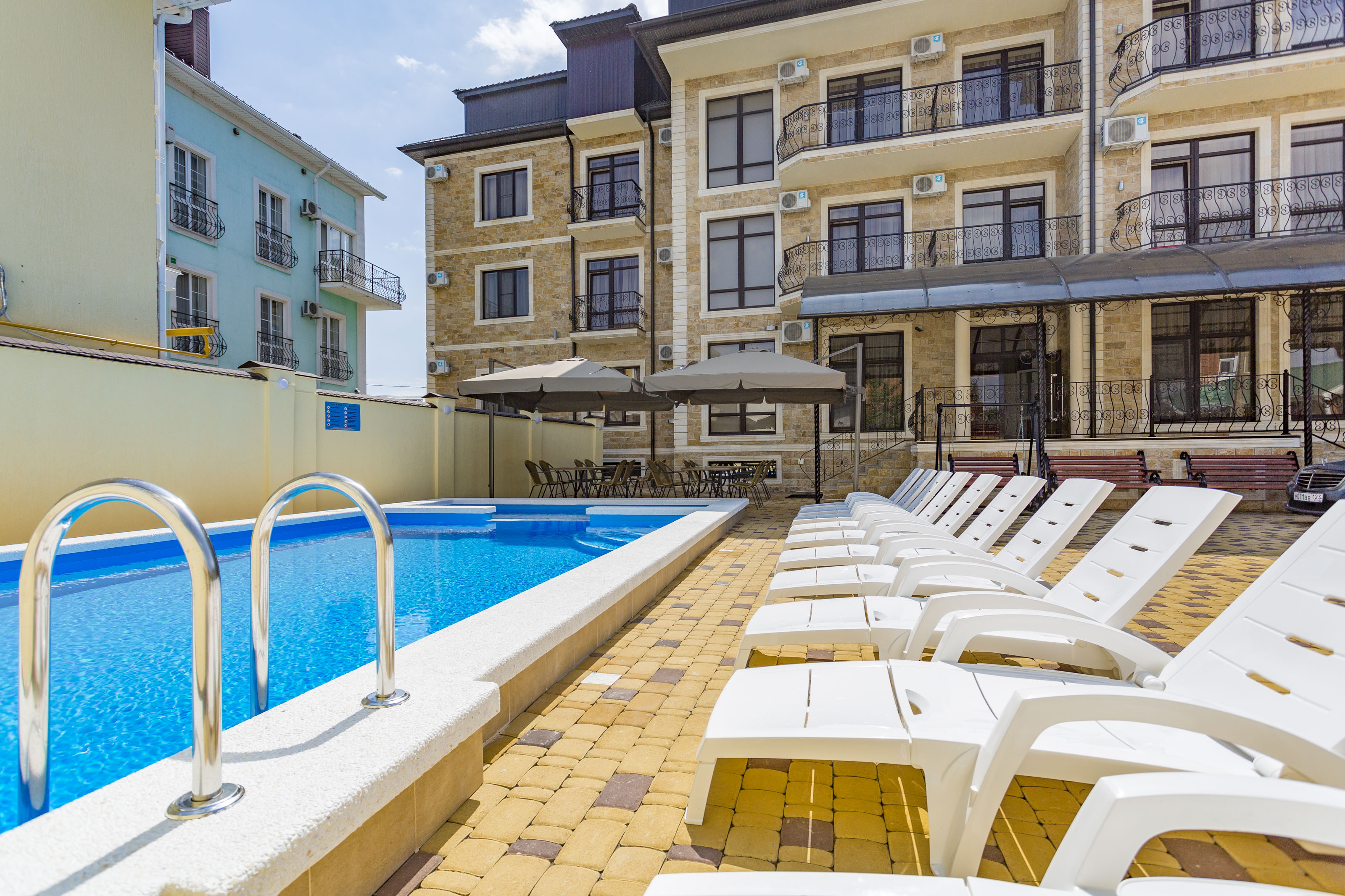 Фото отеля 1