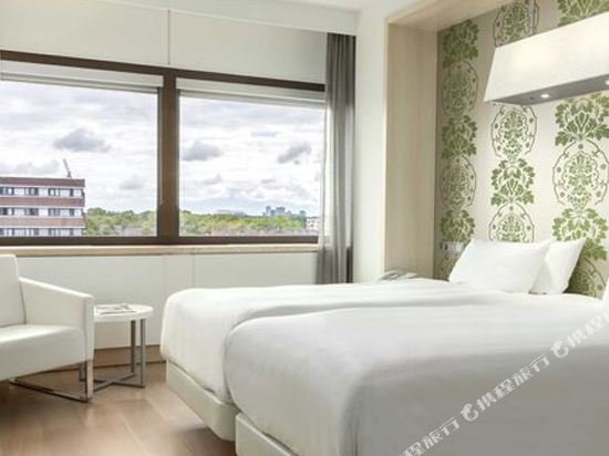 Фото Nh Amsterdam Zuid