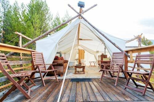 Гостиница Under Canvas Glacier