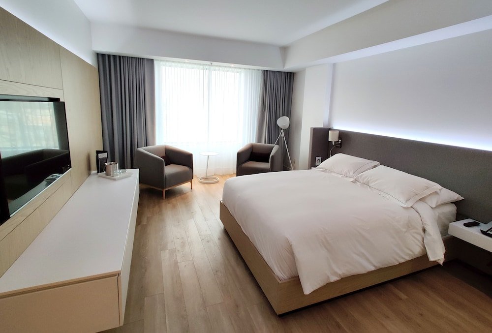 Фото Hotel Mortagne