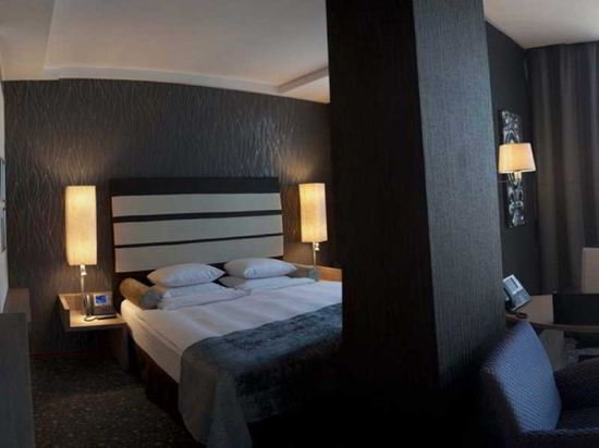 Фото Chirag Plaza