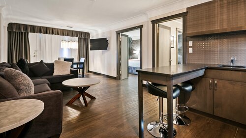 Внешний вид отеля Best Western Plus Village Park Inn в Калгарях, фото 4