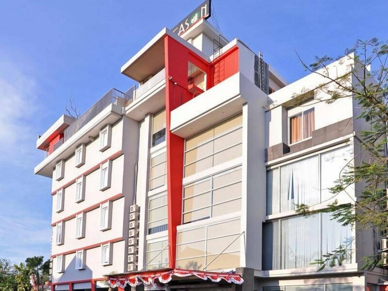 Гостиница D'Season Hotel в Сурабае