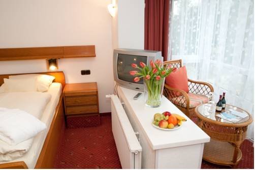 Фото Hotel Zum Goldenen Hirsch