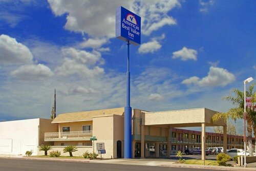 Гостиница Red Roof Inn Bakersfield в Бэйкерсфилде