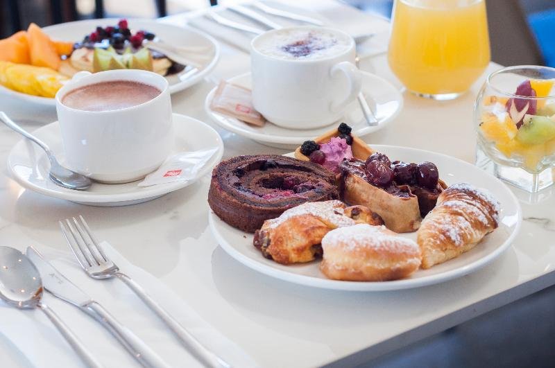 Фото The Duke Boutique Hotel