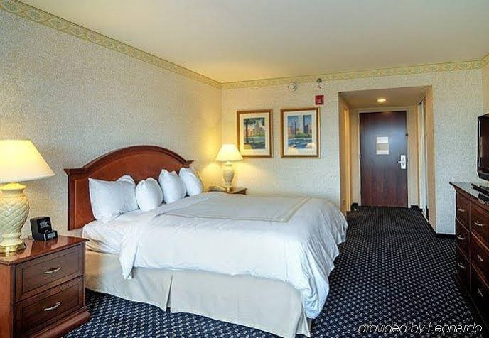 Фото Chicago Marriott Southwest at Burr Ridge