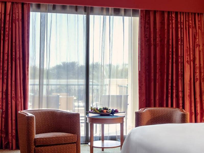 Фото Al Ain Rotana