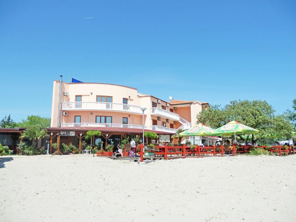 Фото отеля 1