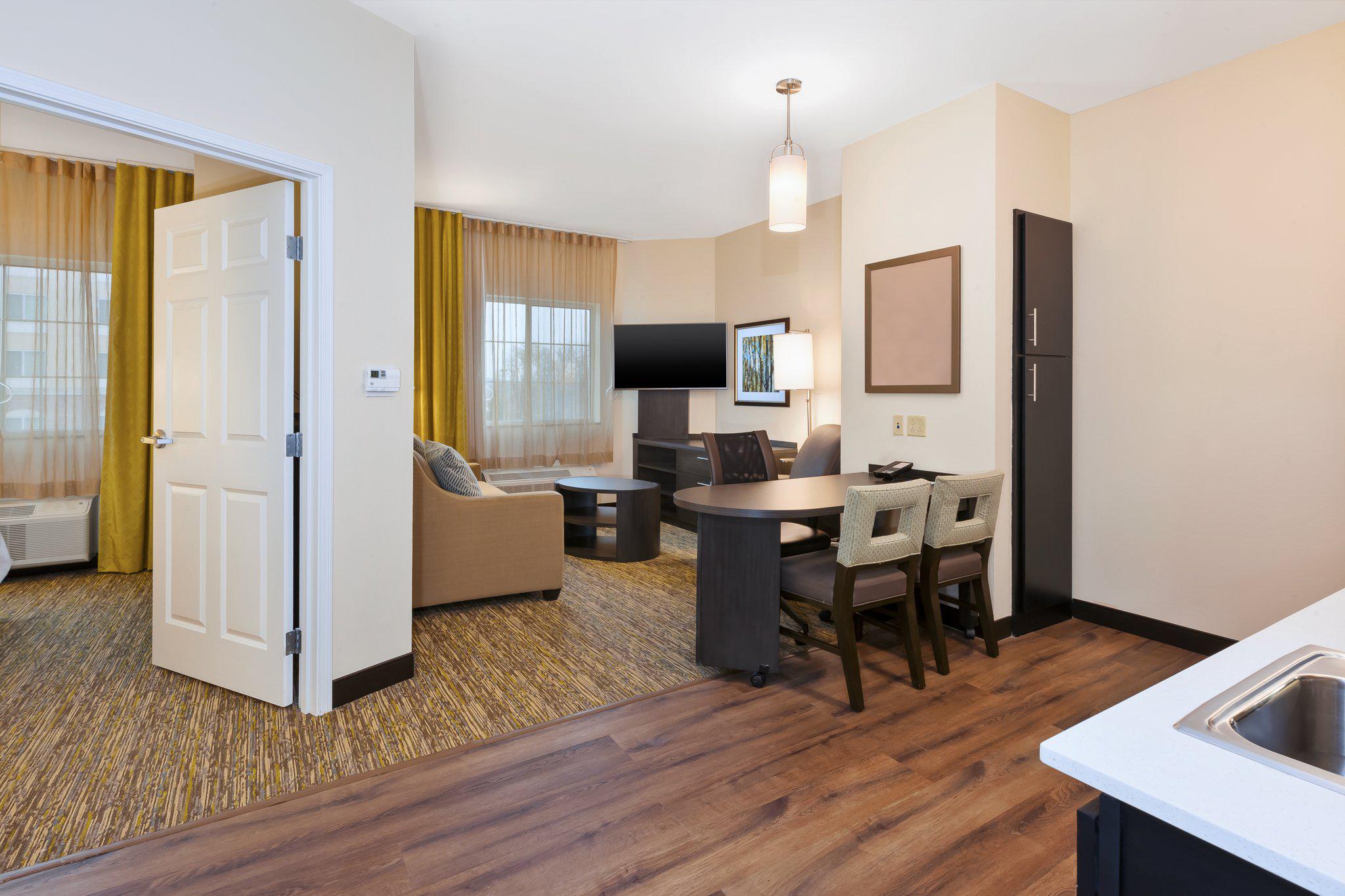 Фото Candlewood Suites Washington North, an Ihg Hotel