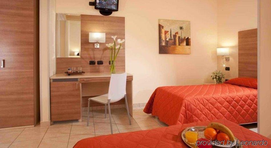 Фото Hotel Domidea