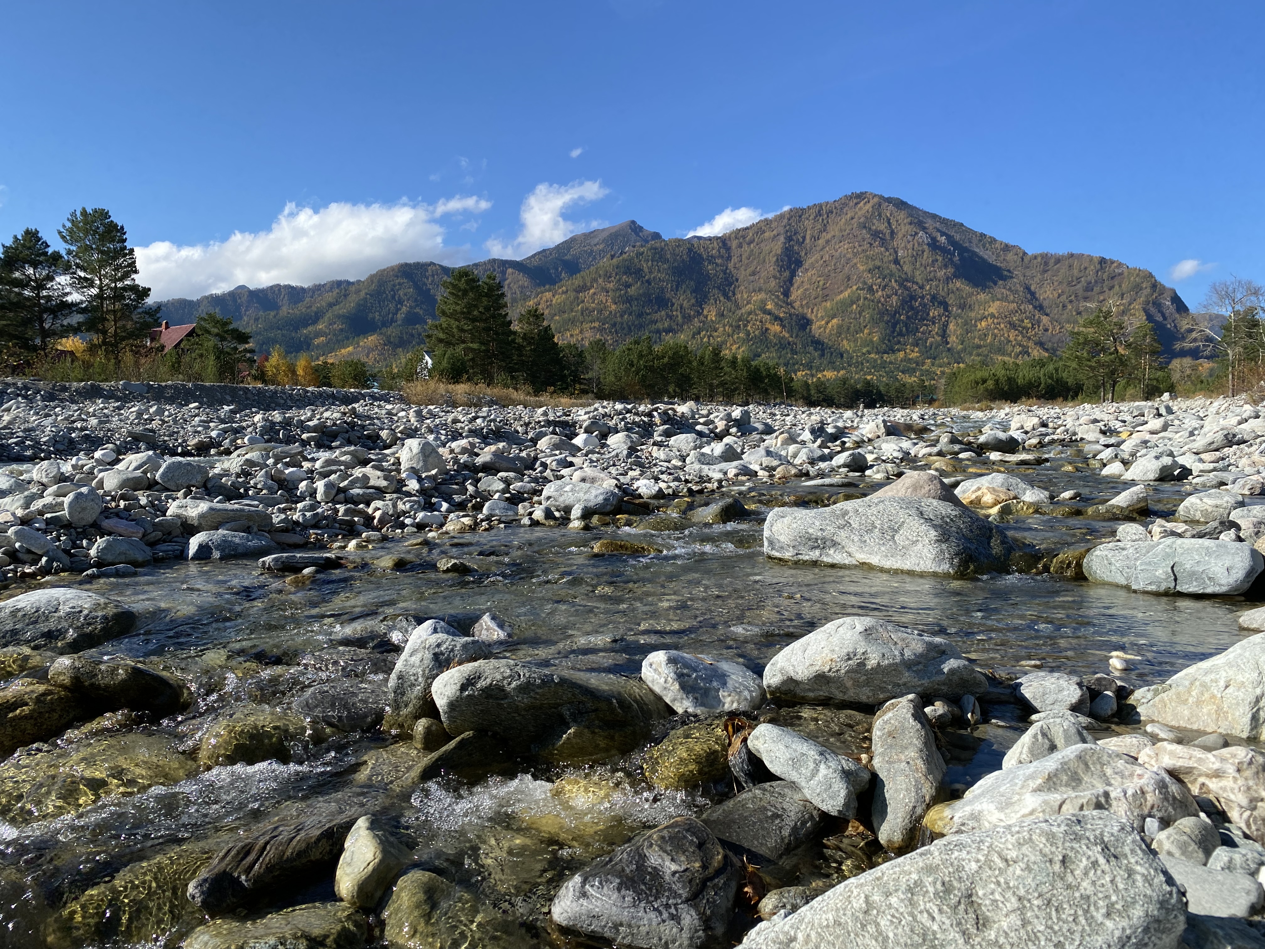 Фото Дом у реки