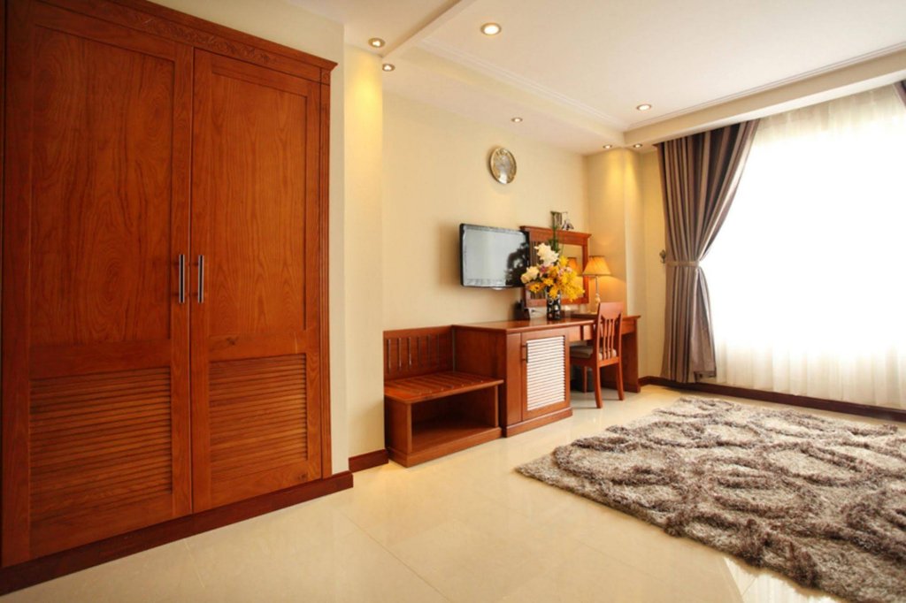 Фото Au Lac Charner Hotel