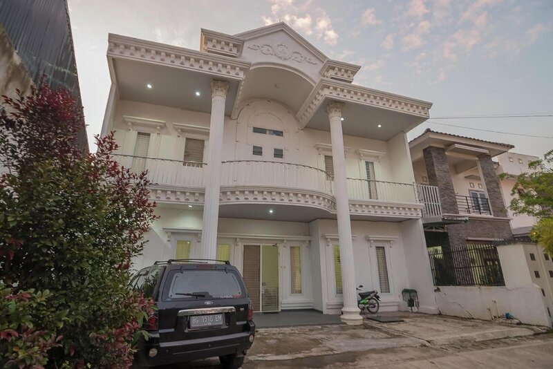 Гостиница RedDoorz Syariah near Opi Mall Palembang 2