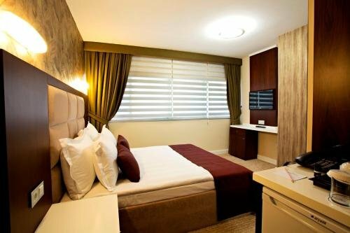 Гостиница End Glory Hotel в Чорлу