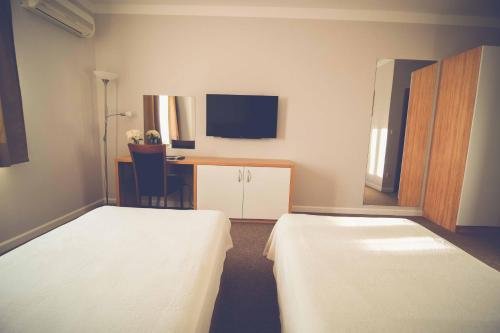 Фото Hotel Phoenix