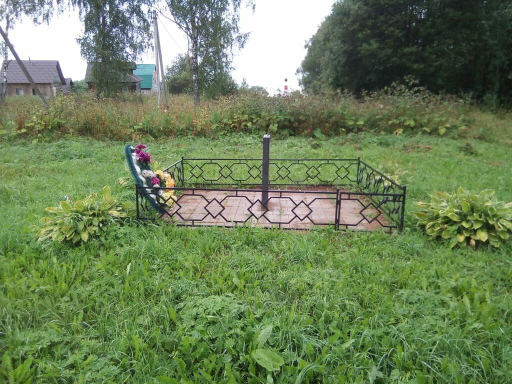 نصب تذكاري للحرب، مقبرة جماعية Воинам-землякам, погибшим на фронтах Великой Отечественной войны ، مقاطعة ياروسلافل، صورة