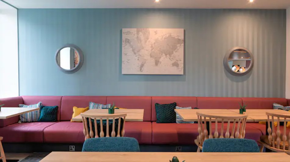 Фото Hampton by Hilton Ashford International