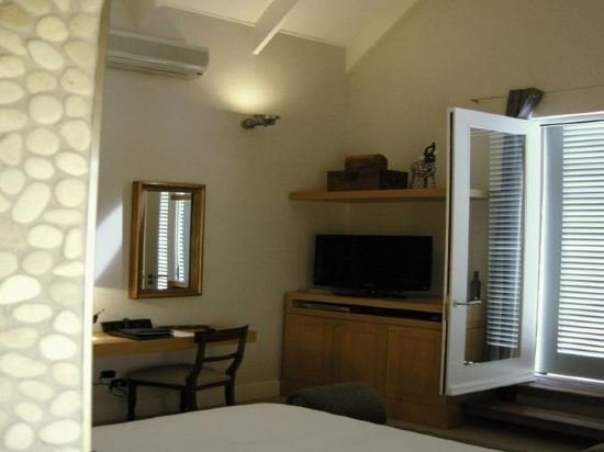 Фото Four Rosmead