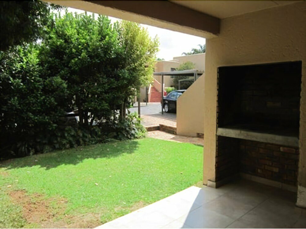 Hotel Mount Royal 09 - Large 1 bed with balcony, Earth, photo