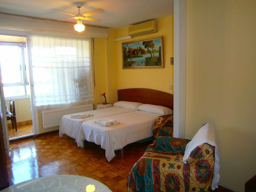 Hotel Pension Mari Asun, Pamplona, photo