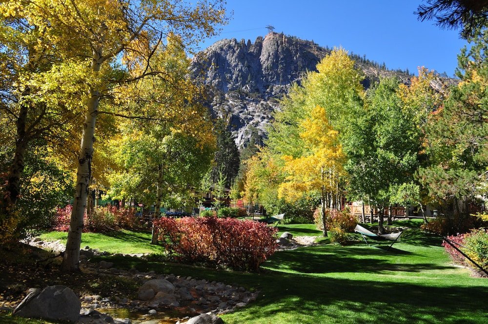 Фото GetAways at Olympic Village Inn