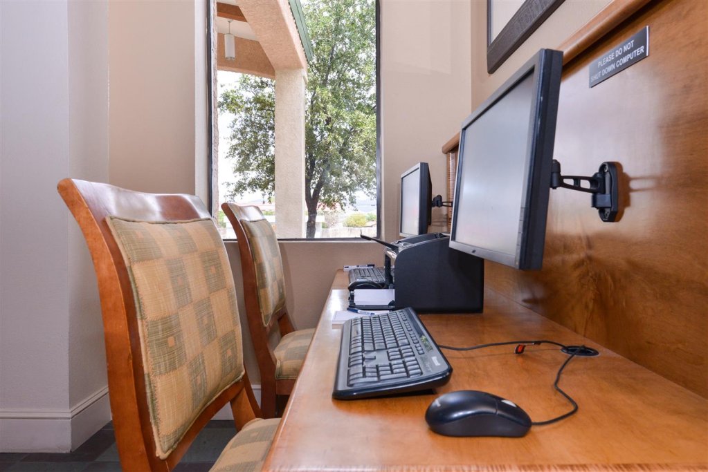 Фото Best Western Plus King's Inn & Suites