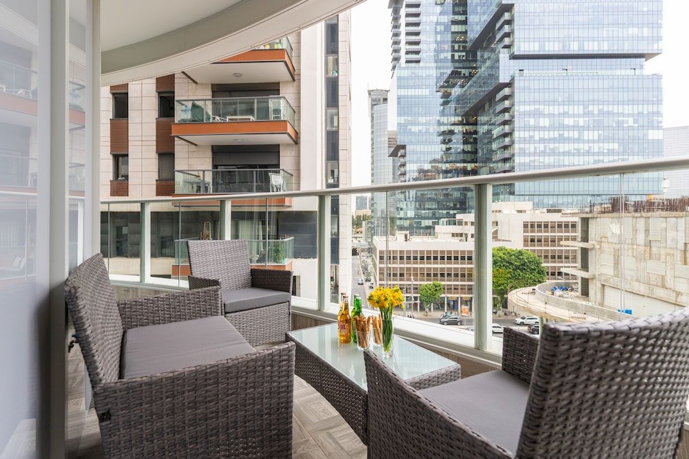 Фото Luxe Apt in Top Tel Aviv Neighborhood
